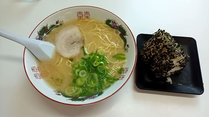 18いっぱちラーメンの実食レビュー
