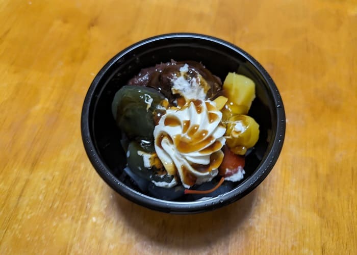 黒蜜をかけて出来上がり
